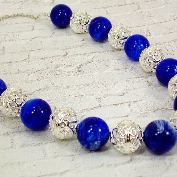 Blue and silver bead fashion necklace with large round blue marble look beads - Picture 7 of 7